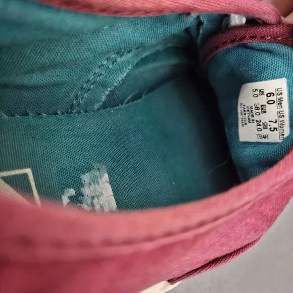 VANS Women's Burgundy Canvas Lace Up Low Top Skate Shoes Size 7.5 - Picture 9 of 9